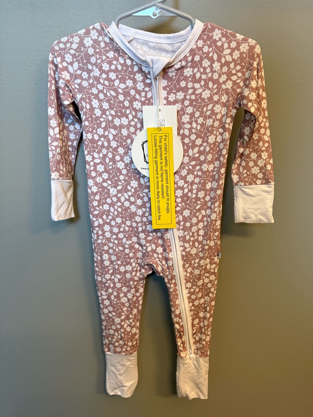 NWT Timber & Moon Pink/White Daisy Fields Zip Romper Footie Sleeper 6-12 Months